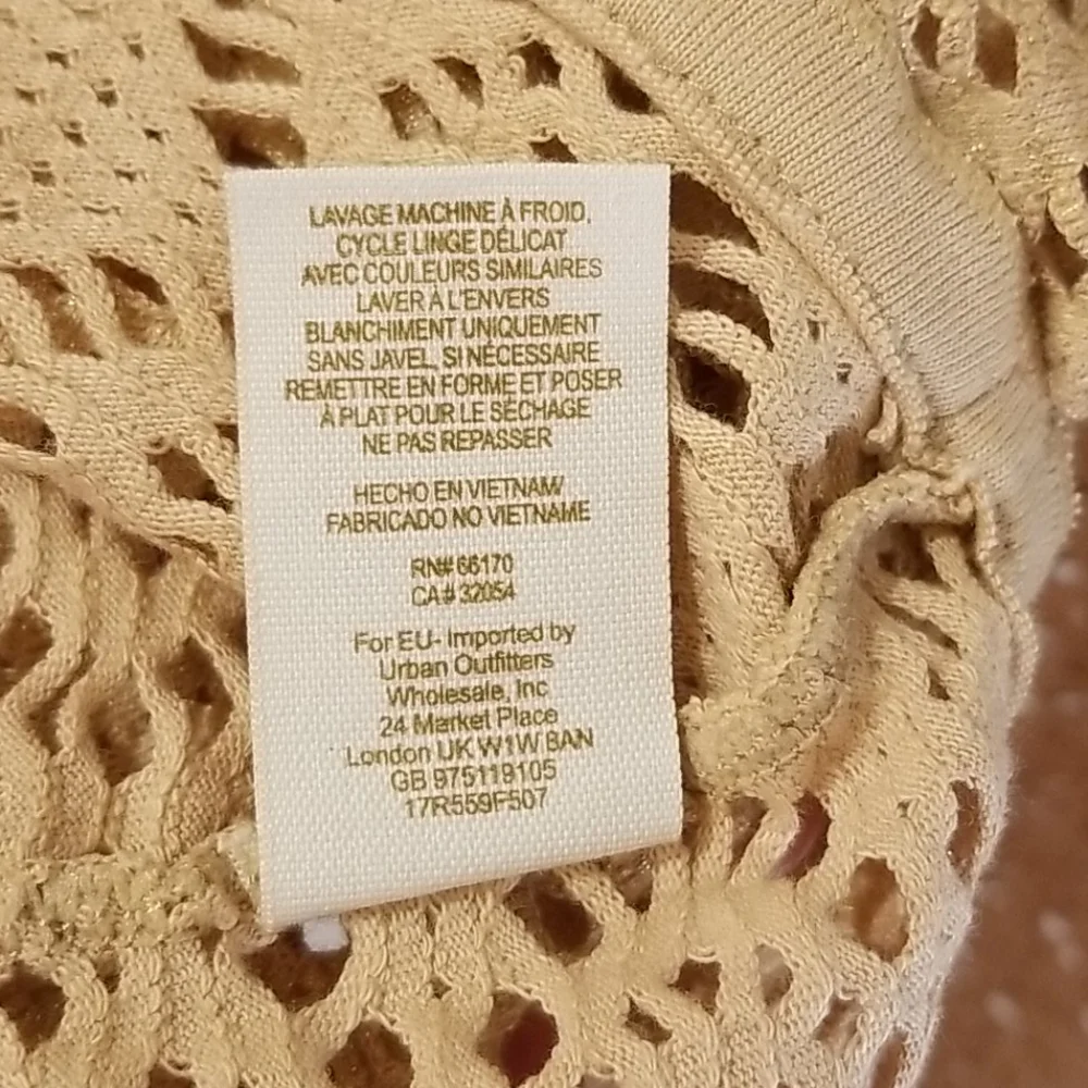 Free People Beach Metallic Gold Lurex Long Sleeve Cut Out Crochet Crop Top Sz L